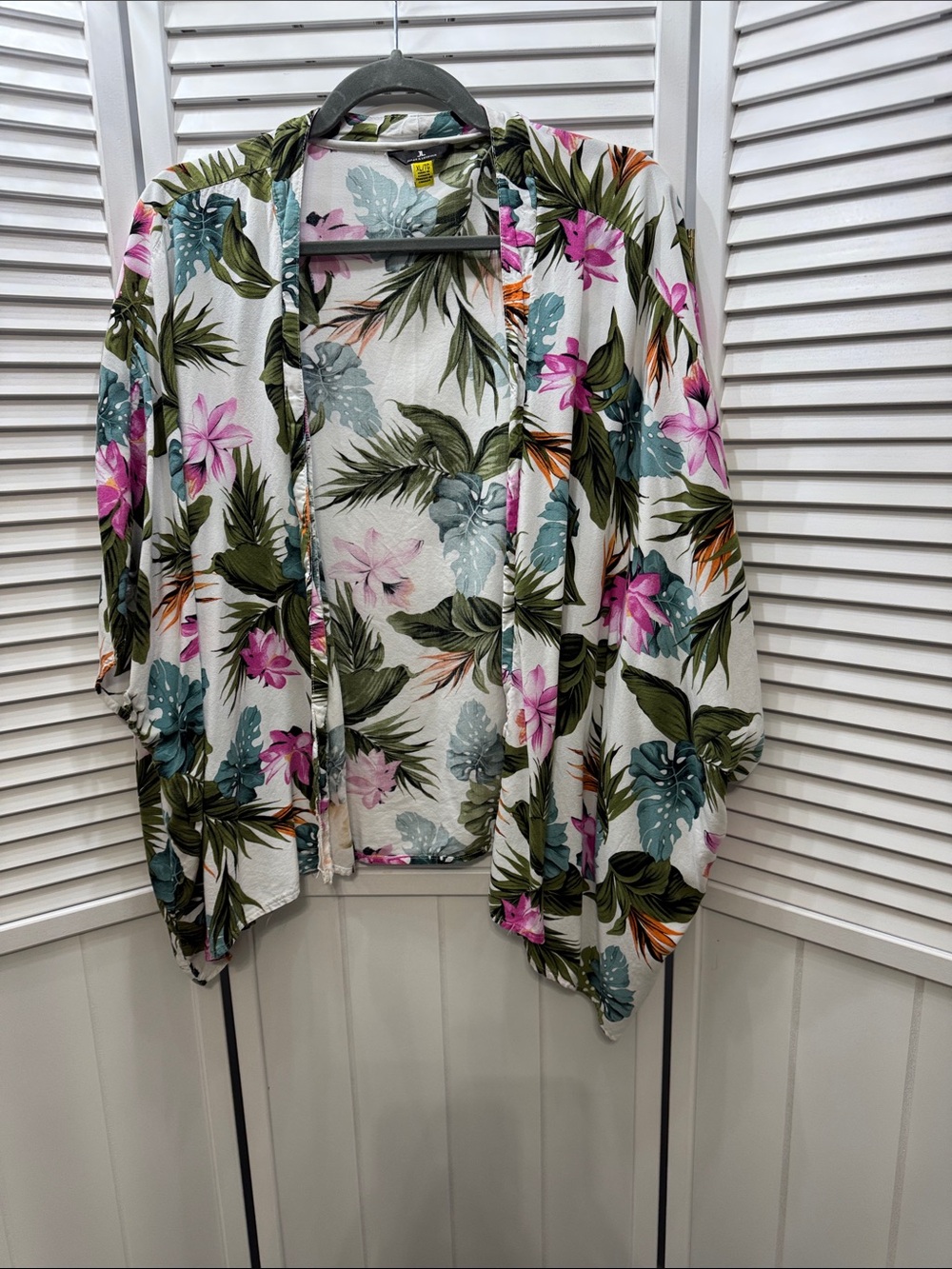 Jules & Leopold White Tropical Floral Kimono with Pink & Green